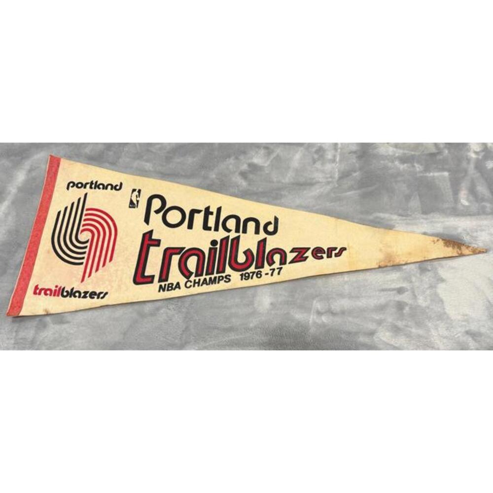 Vintage 1970s PORTLAND TRAILBLAZERS NBA CHAMPS 1976 - 77 FELT PENNANT Basketball